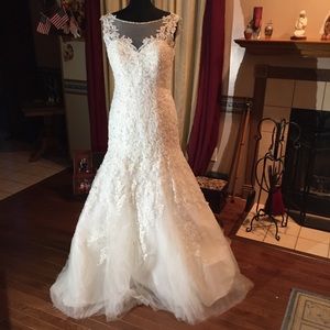 David Tutera Bridal Gown - Style 215275 - Size 14